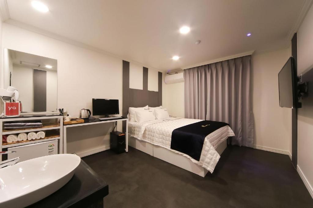 Prince Motel Μπουσάν Εξωτερικό φωτογραφία